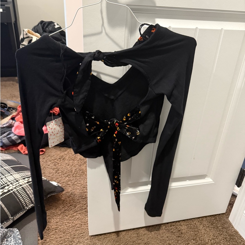 Black Long Sleeve Women's Top - Picture 2 of 4